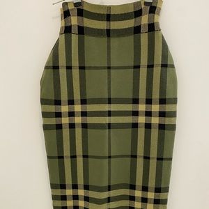 Authentic Burberry high waisted bandage skirt in military green